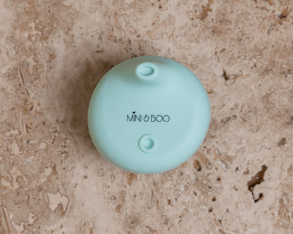 Mini and Boo silicone sippy lid – spill-proof food-grade silicone lid designed for 350 ml stainless steel cups, fits 5–8.5 cm diameter, BPA-free, lead-free, phthalate-free toddler drink accessory.