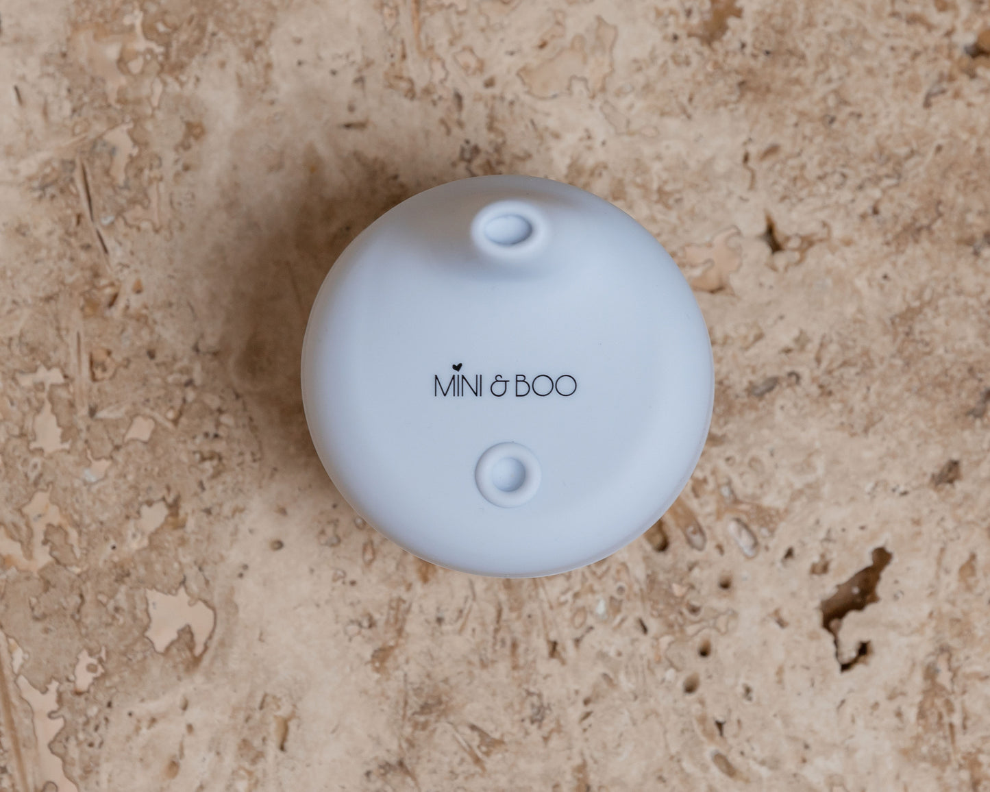 Mini and Boo silicone sippy lid – spill-proof food-grade silicone lid designed for 350 ml stainless steel cups, fits 5–8.5 cm diameter, BPA-free, lead-free, phthalate-free toddler drink accessory.
