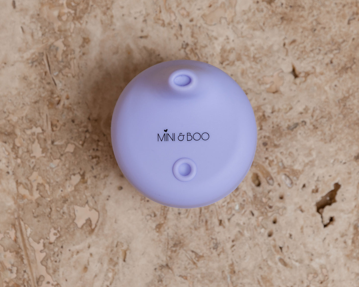 Mini and Boo silicone sippy lid – spill-proof food-grade silicone lid designed for 350 ml stainless steel cups, fits 5–8.5 cm diameter, BPA-free, lead-free, phthalate-free toddler drink accessory.