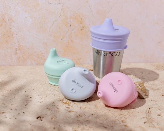 Mini and Boo silicone sippy lid – spill-proof food-grade silicone lid designed for 350 ml stainless steel cups, fits 5–8.5 cm diameter, BPA-free, lead-free, phthalate-free toddler drink accessory.